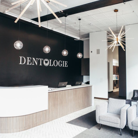 Dentist office front desk in Chicago, IL